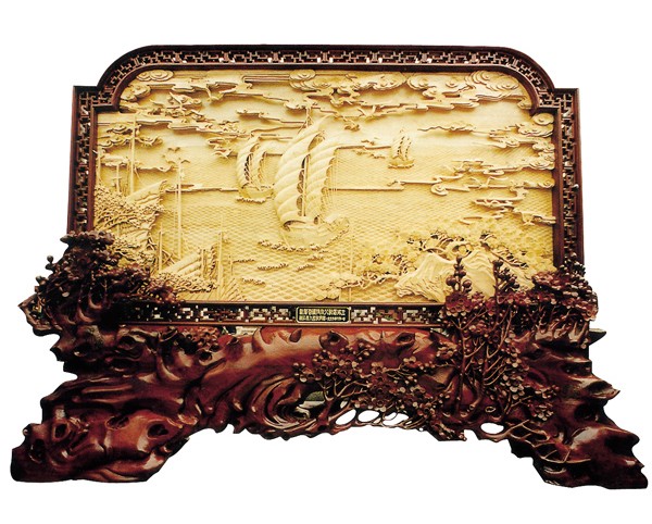 1638520667618840.jpg 1997年牽頭組織制作東陽木雕屏風(fēng)《航歸》 作為浙江省人民政府賀禮被贈予香港特別行政區(qū)政府.jpg