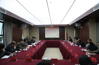 集團公司黨委中心組召開“三嚴三實”專題教育第三專題學(xué)習(xí)研討會