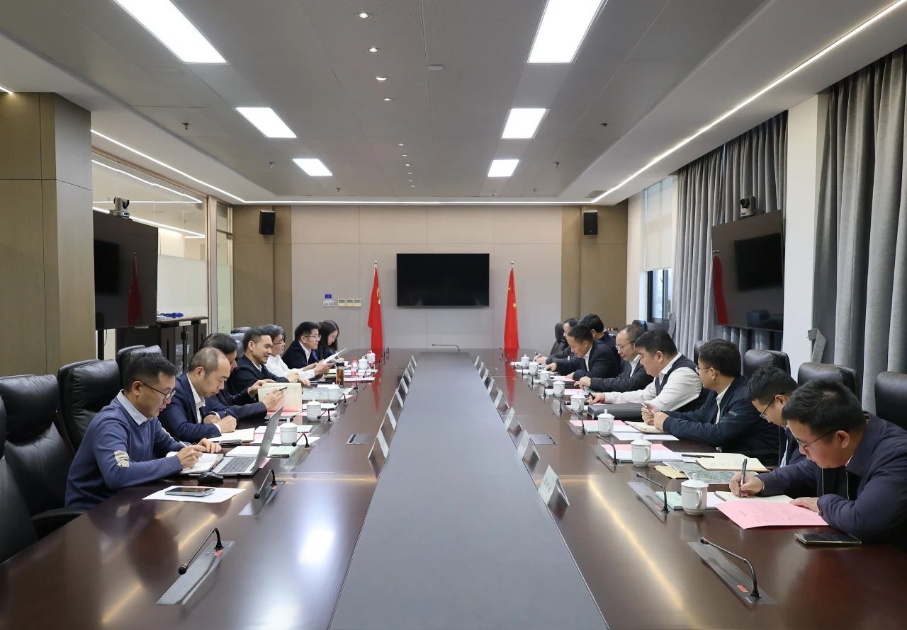 湖州市人大常委會副主任、吳興區(qū)委書記趙如浪一行到訪省二輕集團