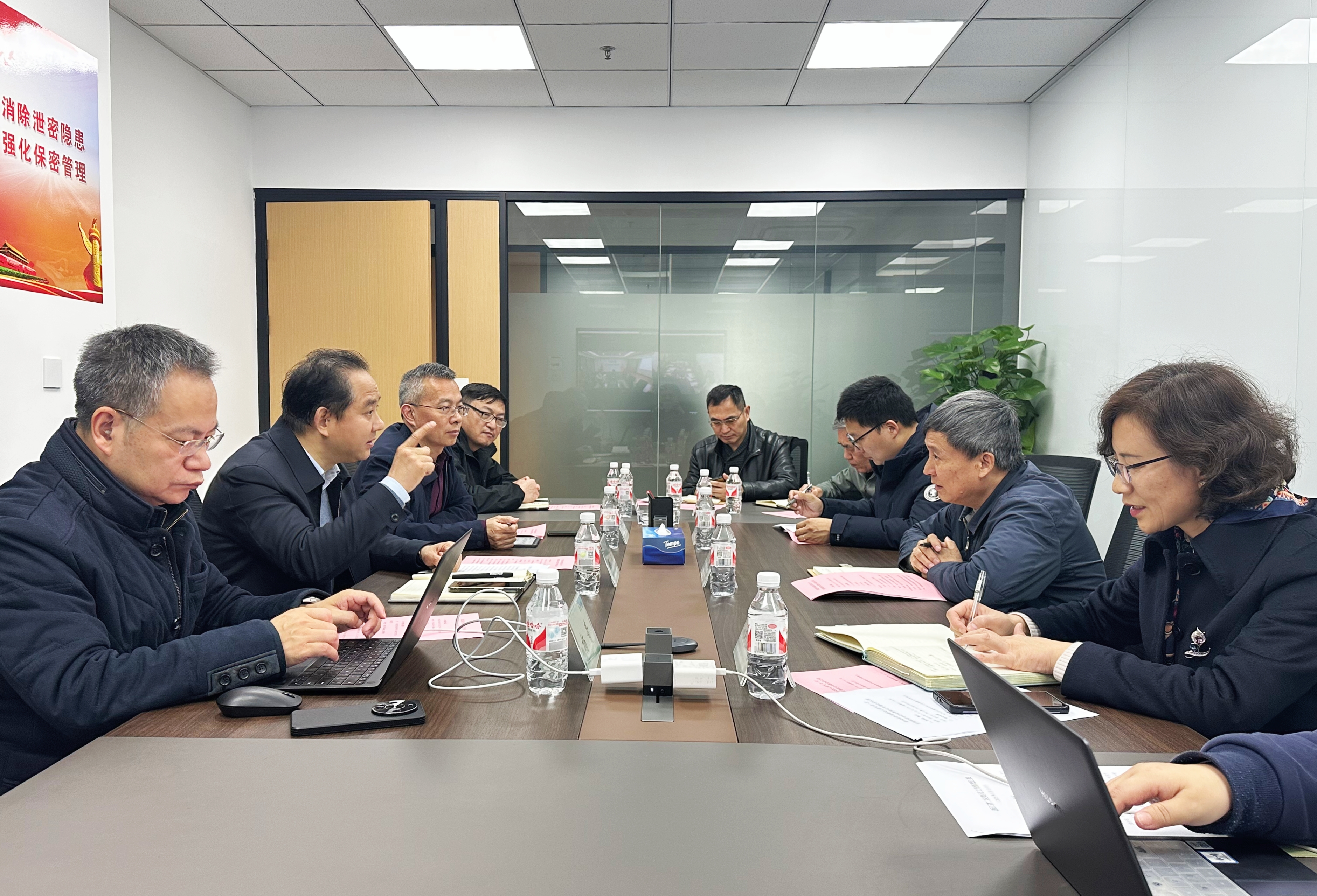 省政府特約研究員、智能制造專家委員會副主任凌云一行調(diào)研省二輕集團