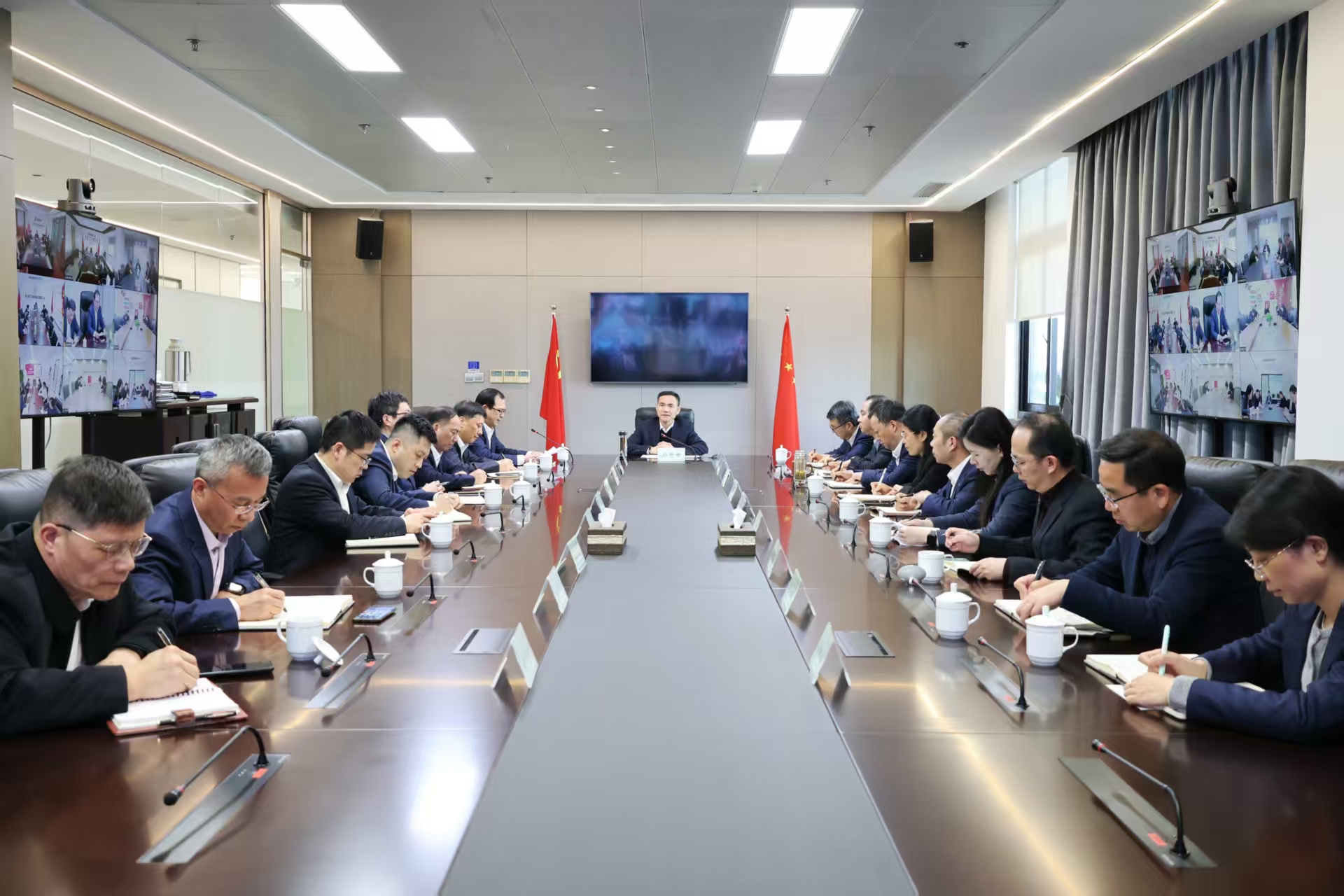 省二輕集團召開黨委(擴大)會議 部署深入貫徹中央八項規(guī)定精神學(xué)習(xí)教育工作